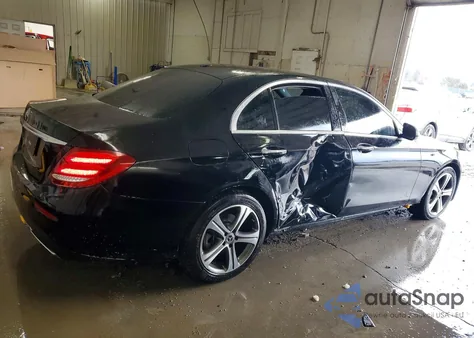2020 Mercedes-Benz E 350 z USA, uszkodzony, nr VIN WDDZF8DB3LA738024